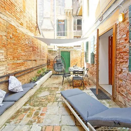 Apartment Gondola View *
