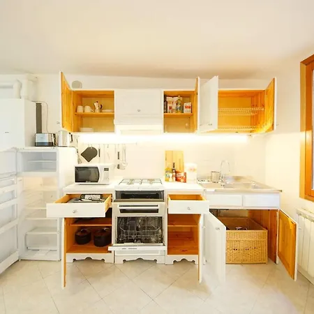 Gondola View Apartment